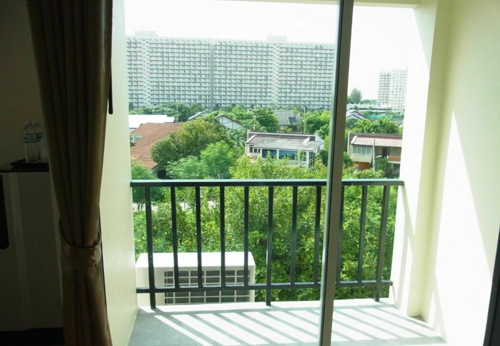 Spa Guest House Jomtien Beach Exterior foto